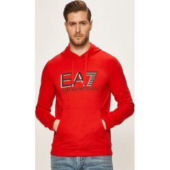 EA7 Emporio Armani - Bluza. Czerwone bluzy męskie EA7 Emporio Armani, xl, z nadrukiem, z elastanu, z kapturem, bez rękawów, z kapturem. W wyprzedaży za 359,90 zł.