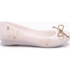 Melissa - Baleriny Ultragirl. Szare baleriny damskie lakierowane Melissa, z gumy. W wyprzedaży za 199,90 zł.