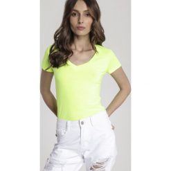 Limonkowy T-shirt Dialee. Bluzki damskie Renee, s, bez wzorów, bez kołnierzyka, bez rękawów. W wyprzedaży za 49,99 zł.