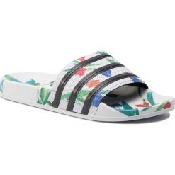 Klapki adidas - adilette W EE4851 Ftwwht/Cblack/Ftwwht. Białe klapki damskie Adidas, bez wzorów, z tworzywa sztucznego, bez obcasa. Za 169,00 zł.