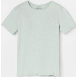 T-shirt z bawełny ogranicznej - Zielony. Zielone t-shirty męskie Reserved, m, bez wzorów, z bawełny, bez kołnierzyka. Za 16,99 zł.