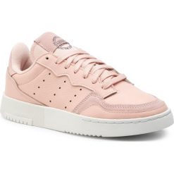 Buty adidas - Supercourt W EE6044 Vappnk/Vappnk/Crywht. Różowe półbuty damskie Adidas, na co dzień, bez wzorów, ze skóry, bez obcasa, na płaskiej podeszwie, bez zapięcia. W wyprzedaży za 239,00 zł.