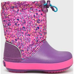 Crocs - Śniegowce dziecięce. Niebieskie śniegowce dziewczęce Crocs, bez zapięcia. Za 249,90 zł.