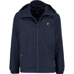 Lyle & Scott Kurtka wiosenna navy. Niebieskie kurtki męskie marki Lyle & Scott, xl, bez wzorów, z bawełny, bez kaptura. Za 419,00 zł.