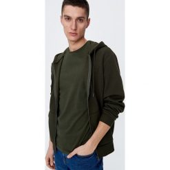 Rozpinana bluza z kapturem - Khaki. Brązowe bluzy męskie Sinsay, s, bez wzorów, z kapturem, bez rękawów, z kapturem. Za 49,99 zł.