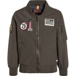Cars Jeans BLOKE Kurtka Bomber olive. Zielone kurtki męskie bomber marki Cars Jeans, z jeansu. W wyprzedaży za 135,85 zł.