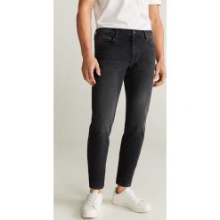 Mango Man - Jeansy Steve. Szare jeansy męskie Mango Man, l, z aplikacjami. Za 199,90 zł.