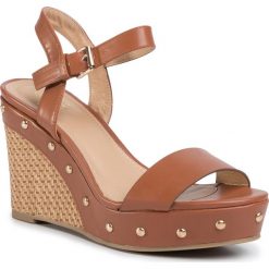 Sandały JENNY FAIRY - LS4963-07 Brown. Pomarańczowe klapki damskie Jenny Fairy, bez wzorów, ze skóry ekologicznej, bez obcasa, na obcasie. Za 99,99 zł.