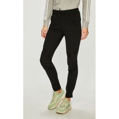 G-Star Raw - Spodnie. Czarne spodnie damskie G-Star RAW, s, bez wzorów, z elastanu, retro. W wyprzedaży za 269,90 zł.
