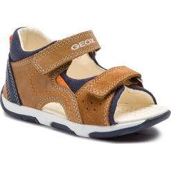 Sandały GEOX - B S.Tapuz B. B B920XB 0CL22 C5GF4 M Carmel/Navy. Pomarańczowe sandały chłopięce Geox, ze skóry. W wyprzedaży za 169,00 zł.