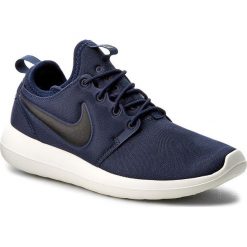 Buty NIKE - Roshe Two 844656 400 Midnight Navy/Black/Sail/Volt. Niebieskie półbuty męskie Nike, na co dzień, bez wzorów, z tworzywa sztucznego, eleganckie, bez zapięcia. W wyprzedaży za 359,00 zł.
