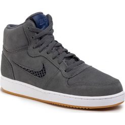 Buty NIKE - Ebernon Mid Prem AQ1771 003 Dark Grey/Blue Void/White. Szare półbuty męskie Nike, na co dzień, bez wzorów, ze skóry, bez zapięcia. W wyprzedaży za 259,00 zł.