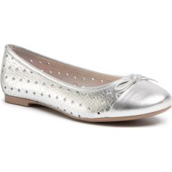 Baleriny LASOCKI - OCE-KARA-01 Silver. Szare baleriny damskie Lasocki, bez wzorów, ze skóry, klasyczne, bez obcasa. Za 129,99 zł.