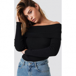XLE the Label Sweter Claudia - Black. Czarne swetry klasyczne damskie marki XLE the Label, z materiału. Za 132,95 zł.