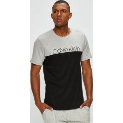 Calvin Klein Underwear - T-shirt piżamowy. Szare piżamy męskie Calvin Klein Underwear, l, z nadrukiem, z bawełny. Za 139,90 zł.