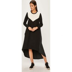 Answear - Sukienka. Czarne sukienki damskie ANSWEAR, na co dzień, s, bez wzorów, z elastanu, casualowe, z okrągłym kołnierzem, z długim rękawem, długie, maxi, rozkloszowane. W wyprzedaży za 99,90 zł.