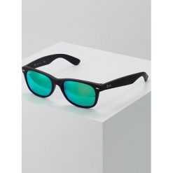 Okulary przeciwsłoneczne damskie aviatory: RayBan NEW WAYFARER Okulary przeciwsłoneczne black grey mirror green