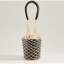 Torebka bucket bag - Czarny. Czarne torebki klasyczne damskie marki Mohito, bez wzorów, bez dodatków. Za 119,99 zł.