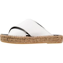 Chodaki damskie: Royal RepubliQ WAYFARER CROSS Klapki white