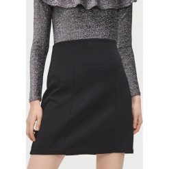 Spódnica mini z wysokim stanem - Czarny. Czarne spódniczki damskie Cropp, s, bez wzorów, z podwyższonym stanem, mini. Za 49,99 zł.