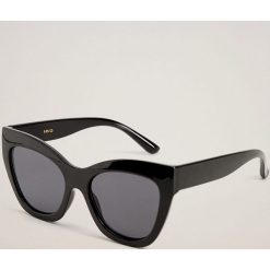 Mango - Okulary Suzie. Czarne okulary przeciwsłoneczne damskie Mango. Za 69,90 zł.
