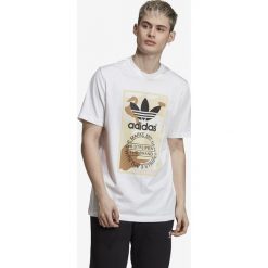 Adidas Originals Camo Koszulka Biały. Białe podkoszulki męskie adidas Originals, m, z nadrukiem, z bawełny, z krótkim rękawem. Za 119,95 zł.