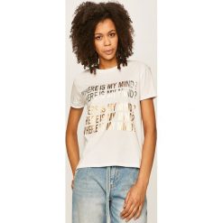 Silvian Heach - T-shirt. Białe bluzki damskie Silvian Heach, s, z nadrukiem, z bawełny, klasyczne, z okrągłym kołnierzem. W wyprzedaży za 119,90 zł.