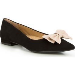 Buty damskie. Czarne baleriny damskie Wittchen, bez wzorów, ze skóry, eleganckie, bez obcasa. W wyprzedaży za 299,90 zł.