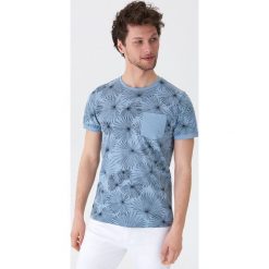 T-shirt z kieszenią - Niebieski. Niebieskie t-shirty męskie House, s, bez wzorów, bez kołnierzyka. Za 39,99 zł.