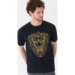 T-shirt z haftem - Czarny. Czarne t-shirty męskie House, s, z haftami, bez kołnierzyka. Za 59,99 zł.