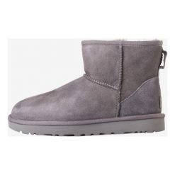 UGG Classic II Mini Śniegowce Szary. Szare śniegowce damskie Ugg, na zimę, ze skóry, bez zapięcia. Za 757,95 zł.