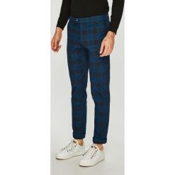 Pepe Jeans - Spodnie Bartak. Niebieskie spodnie męskie Pepe Jeans, na co dzień, bez wzorów, z elastanu, casualowe. W wyprzedaży za 299,90 zł.