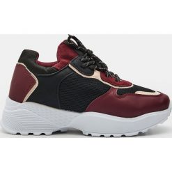 Wysokie sneakersy z łączynych materiałów - Czarny. Czarne sneakersy damskie Sinsay, z materiału. Za 79,99 zł.