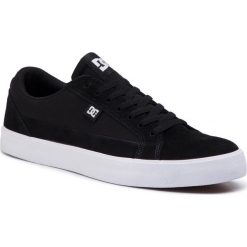 Tenisówki DC - Lynnfield ADYS300489 Black/White (Bkw). Czarne półbuty męskie DC, bez wzorów, ze skóry, eleganckie, bez zapięcia. Za 299,00 zł.