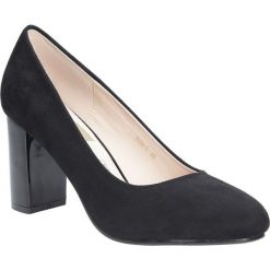 Czółenka na słupku Casu 1138. Brązowe buty ślubne damskie marki bonprix, na obcasie. Za 78,99 zł.
