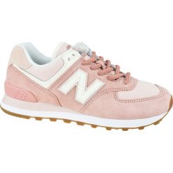 New Balance WL574SAZ buty sneakers, buty sportowe damskie pomarańczowe 40. Pomarańczowe buty sportowe damskie New Balance, bez wzorów, ze skóry, sportowe, trekkingowe, New Balance 574. W wyprzedaży za 299,99 zł.