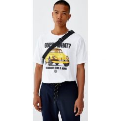 Koszulka VW Beetle. Białe koszulki męskie Pull&Bear, m, bez wzorów, bez kołnierzyka, z krótkim rękawem, krótkie. Za 69,90 zł.
