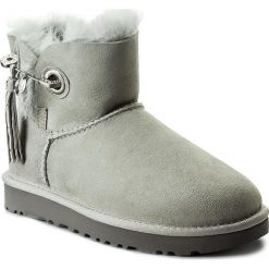 Buty UGG - W Josey 1019627 W/Grv. Szare kozaki damskie Ugg, z wełny, bez zapięcia. W wyprzedaży za 609,00 zł.
