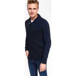 Sweter męski z szalowym kołnierzem. Niebieskie swetry męskie Top Secret, na zimę, xl, bez wzorów, z dzianiny, bez kołnierzyka, bez kaptura. W wyprzedaży za 59,99 zł.