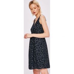 Vero Moda - Sukienka Henna. Niebieskie sukienki damskie marki Vero Moda, na co dzień, s, bez wzorów, z poliesteru, casualowe, bez kołnierzyka, bez rękawów, mini, rozkloszowane. W wyprzedaży za 89,90 zł.