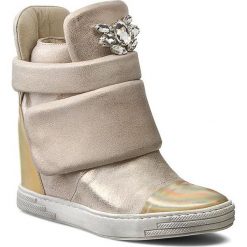 Sneakersy CARINII - B3572 Venus 14 Plat. Multik/Dave Met 6715. Żółte botki damskie na obcasie marki Carinii, z nubiku. W wyprzedaży za 249,00 zł.