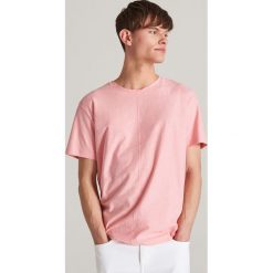 T-shirt z bawełny organicznej - Różowy. Różowe t-shirty damskie Reserved, s, bez wzorów, z bawełny, bez kołnierzyka. Za 39,99 zł.