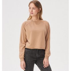 Gładka bluza z raglanowymi rękawami - Beżowy. Brązowe bluzy damskie Sinsay, s, bez wzorów, bez rękawów, bez kaptura. Za 29,99 zł.