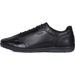 Geox tenisówki męskie Adrien U947VA 00043 43 czarny. Czarne buty wizytowe męskie Geox, z gumy, bez zapięcia. Za 429,00 zł.