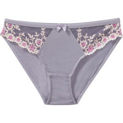 Figi bonprix szary. Szare majtki damskie bonprix, w koronkowe wzory, z bawełny. Za 32,99 zł.