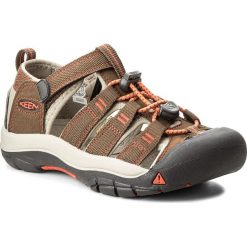 Sandały KEEN - Newport H2 1018248 Dark Earth/Spicy Orange. Pomarańczowe sandały chłopięce Keen, z tworzywa sztucznego, bez zapięcia. W wyprzedaży za 139,00 zł.