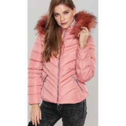 Różowa Kurtka Wait For Me. Różowe kurtki damskie Renee, na zimę, xl, bez wzorów, z futra, krótkie, bez kaptura. Za 189,99 zł.