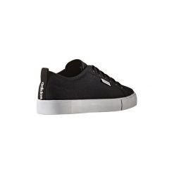 Buty adidas NEOSOLE W. Czarne trampki i tenisówki damskie marki Adidas, bez wzorów, bez zapięcia. Za 234,12 zł.