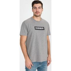 Napapijri Sox Koszulka Szary. Szare podkoszulki męskie Napapijri, xl, z haftami, z bawełny, z krótkim rękawem. Za 163,95 zł.
