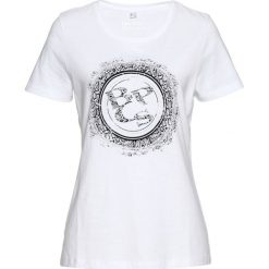 T-shirt bonprix biało-czarny. Białe t-shirty damskie bonprix, bez wzorów, bez kołnierzyka. Za 29,99 zł.